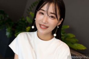 「バチェラー」出演美女、白ビキニ姿で美谷間披露「スタイル良すぎ」「可愛い」絶賛の声