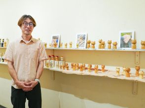 仙台のギャラリーで「にゃんこけし展」　木工造形家が端材で手がけた150体