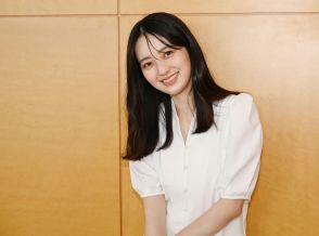 ＜逢沢りな＞“手ブラ”挑戦の12年ぶり写真集　「とことんやり切った」　“原点”ゴーオンジャーのメンバーは「親戚みたい」