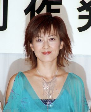 森尾由美さんの手編みカーディガンがプロ顔負けの腕前。「どこがどーなってどー編んでいったのか全く分かんないけども可愛い」