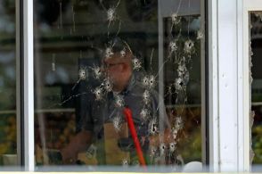 食料品店で銃撃、3人が死亡10人負傷　米南部の州で容疑者は拘束