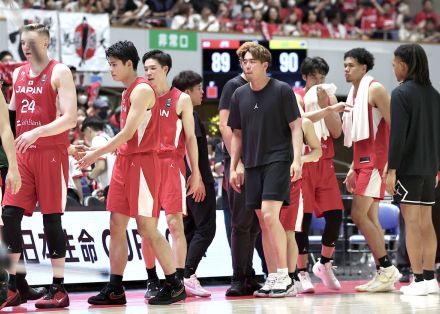 ホーバス日本、世界５位オーストラリアに１点差惜敗　残り１４・３秒に勝ち越し許す　富永啓生が最多１８得点、富樫勇樹１６得点