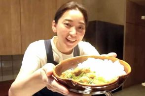 杏さんが作るカレーに「上品な飯テロ！」の声　具材はたった2つ　時短料理で愛用しているものとは