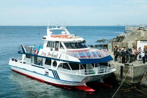 横須賀のクルーズ船「シーフレンド１」引退　猿島航路や軍港巡りに活躍３０年、最後のツアーは「第二海堡」