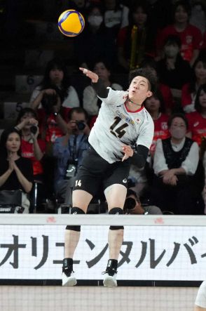 【バレー男子】日本が第3セット取り返す　石川祐希が5連続ポイント　東京五輪金のフランスを圧倒