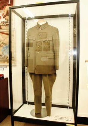 沖縄戦を指揮した牛島司令官の軍服を展示　陸自、旧日本軍との連続性示す　施設を改修中で今後の扱いは「未定」