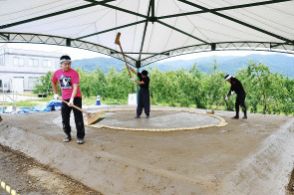 赤砂崎公園に土俵完成　荒汐部屋諏訪湖後援会が整備　長野県下諏訪町