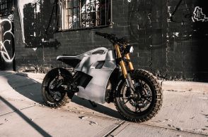 航続120kmの電動バイク『アンセム』をカスタム、金属研磨のカウル装着…米ライヴィッド