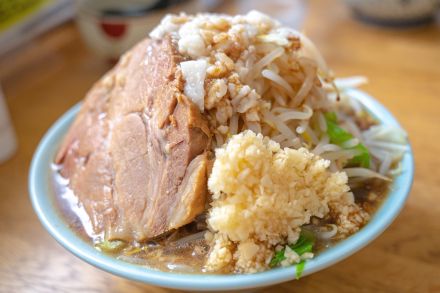 「関東地方で人気のラーメン二郎」ランキング！　2位は西東京市の人気店「ラーメン二郎 ひばりヶ丘駅前店」、1位は？【2024年6月版】