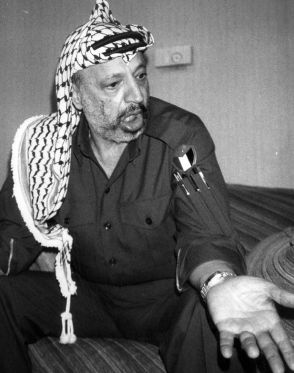 証言・中東現代史 アラファト議長がスカーフを気にしていた理由