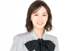 ＜謎解きはディナーのあとで＞釈由美子がゲスト出演　ワイングラスから毒物　“令嬢刑事”北川景子から自殺と聞いた“毒舌執事”櫻井翔は？　6月24日に第2話放送