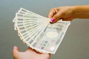 新たな「住民税非課税世帯」の該当者には10万円支給が決定。年代別の世帯割合の分布をチェック