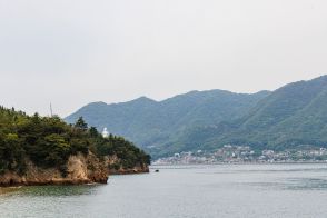 瀬戸内の“ナゾの人口5人の島”「小佐木島」には何がある？〈新幹線駅から約30分、船は1日3～4本…〉