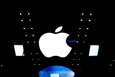 米アップル、メタやアンスロピックとＡＩ提携協議＝ＷＳＪ