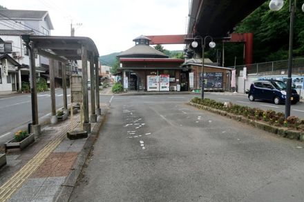 温泉街のタクシー消えた…対応に苦慮する旅館　唯一の事業者が撤退した大分・日田市天瀬町