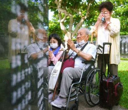 沖縄戦の記憶、心に刻む　慰霊の日、島全体が鎮魂の祈りに包まれ　平和と継承誓う