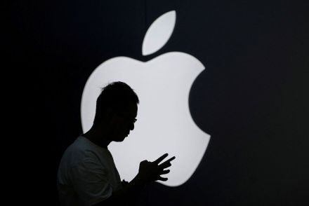 中国市場で苦戦の米アップルにまた難題、チャットＧＰＴは中国で使えず