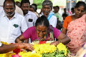 メタノール入りの密造酒飲み53人死亡 インド