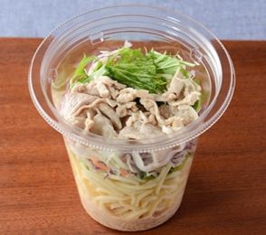 ローソン「振っておいしいパスタサラダ」発売から約4週間で304万個突破、1番人気の味は「豚しゃぶ」、7月下旬には新商品も追加予定