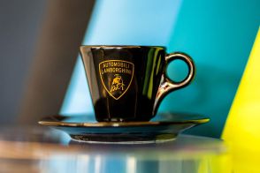 ランボルギーニが「ラバッツァ」とパートナーシップを締結！ 両社に共通する企業哲学とは「美味しいコーヒーでより良い朝を」