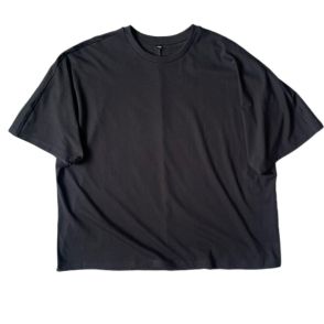 「オジサン、またそのTシャツ」と言われない、重ね着専用1500円Tシャツで脱マンネリ