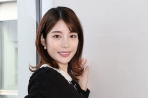 ＜フジ竹俣紅＞「みんなのKEIBA」アナ　ミニ丈の美脚ショットに「美脚美人」「ピンクの女神様」