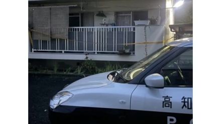 《血のようなものが付いた刃物が》高知市の住宅で遺体発見　住人の70代女性か《部屋には鍵》