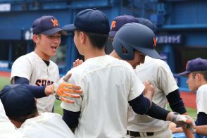 横浜商大高、横浜隼人との「定期戦」で勝利　３年生がそれぞれの思いを胸に躍動／神奈川