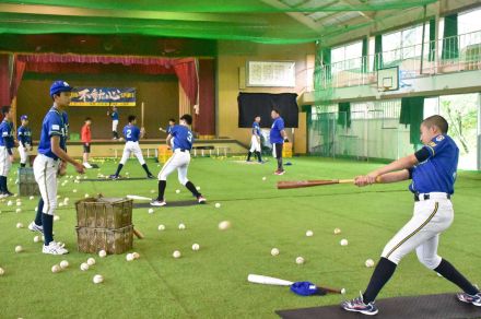 発足2年目で全国切符をつかんだ野球少年たち　急成長の裏には地道な努力と周囲の支えがあった　14人は「一戦必勝」を目標にプレーでの恩返しを誓う　指宿ボーイズ