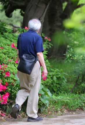 親の健康保険証、介護保険証、診察券のコピーを手元に置いておく【親を要介護にさせたくない】