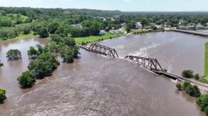大雨による大規模洪水で2人死亡　堤防決壊・鉄橋崩落・建物浸水など被害　ダム決壊の恐れも　アメリカ中西部