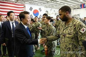 尹大統領が米原子力空母に乗艦　「防衛公約の象徴」