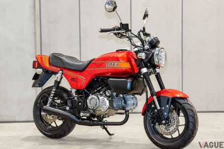 人気のホンダ「モンキー125」が大変身！ 改造なしに名車「CB750F」風にカスタムできる!! 気になる各種パーツの出来栄えとは？