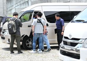 映えスポット「富士山夢の大橋」へ長距離運搬か　外国人観光客「違法性、知らなかった」　白タク疑いで男女2人逮捕　