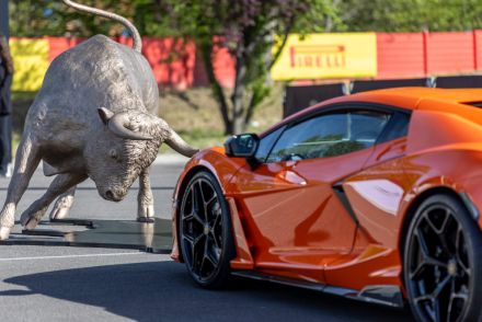 LAMBORGHINI ARENA｜華やかなるランボルギーニの宴