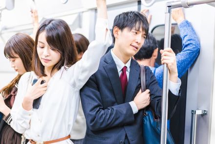 通勤電車つらくない？　「臭い」「遅延」…「しんどいことランキング」1位に輝いたのは？