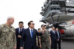 尹大統領、韓国大統領では３０年ぶり米空母乗艦　「韓米同盟は無敵」