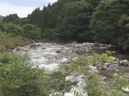 地元の人「ここはクマの通り道」川で釣りをしていた70代男性がツキノワグマに襲われる 頭や顔に大ケガ