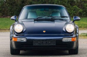 ポルシェ「911ターボ3.6」が約4360万円で落札！「964型」で最も人気のある1台は「マイルからキロ」に変更されていました