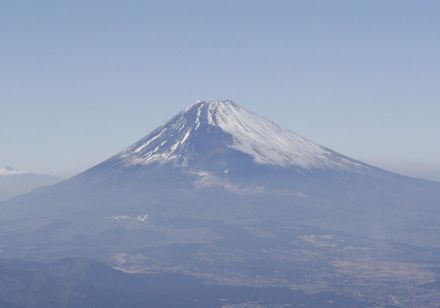 富士山火口付近で意識不明の3人発見　静岡県警、身元確認進める
