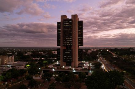 ブラジル中銀が中立金利推計値引き上げ、需給ギャップ解消＝議事要旨