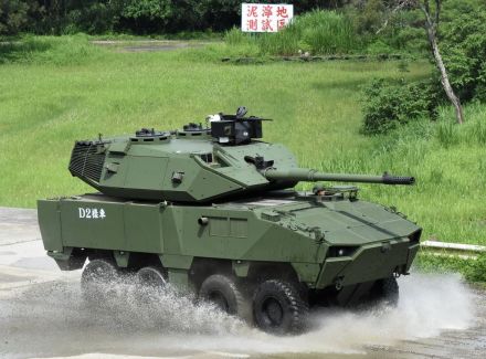 台湾が中国軍上陸に対応「装輪戦車」試作車公開　時速１００キロ、「ハンターキラー能力」も