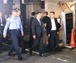 「一歩踏み込んだ対策を」ホストクラブ問題で松村国家公安委員長が東京・歌舞伎町を視察