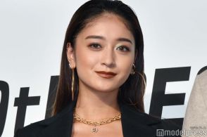 みちょぱ、美デコルテ大胆披露 ヌーディなショットに「セクシー」「綺麗」の声