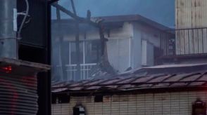 住宅1棟を全焼 住人の52歳男性と連絡取れず 隣家の一部も焼く 山梨・中央市