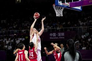 “220cm”の17歳女子バスケ選手が日本代表を“粉砕”...大会歴代最多44得点の大暴れで中国代表をグループ1位に導く【U18女子アジアカップ】