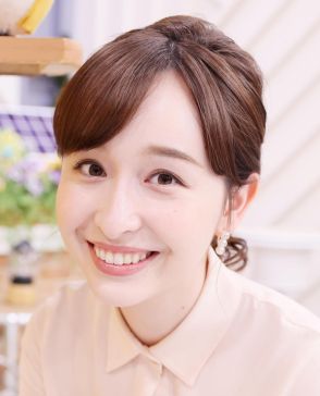 TBS宇賀神メグアナ、同期の田村真子アナとスイーツ前にほほ笑む「おふたりともお美しい」