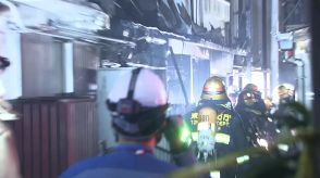 「2階に住む夫婦とトラブルになった」住宅5棟全焼で82歳男を放火の現行犯で逮捕　「火をつけた」容疑認める　警視庁