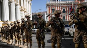 ボリビア大統領、クーデターに対抗を呼びかけ　軍が政府庁舎を包囲