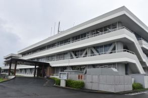 トップ不在「心配」　川南町長辞表　住民、体調気遣う声も